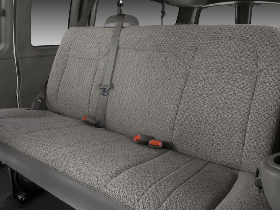  Chevrolet Express 2002 года  (фото 10 из 16)